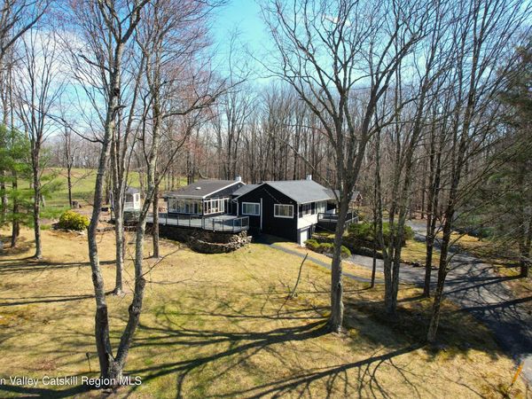 8 W Delaware Pl Extension, Smallwood, NY 12778