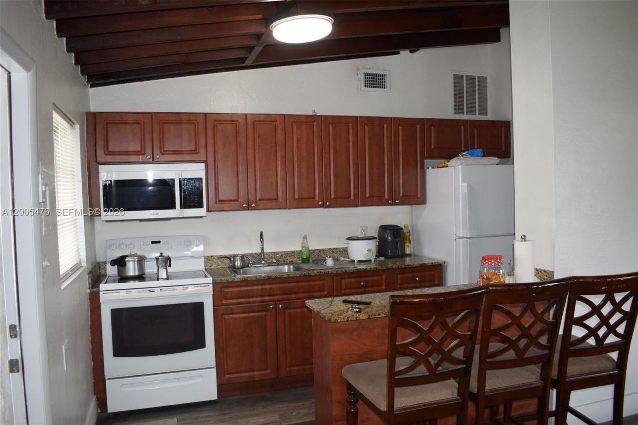 841 Hialeah Dr, Hialeah, FL 33010 Photo