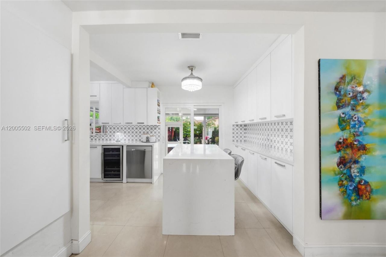 4331 SW 7th St, Miami, FL 33134 Photo