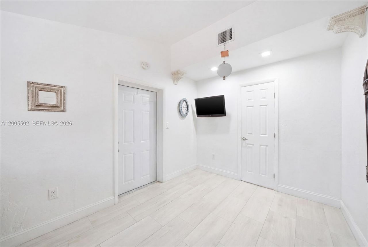 4331 SW 7th St, Miami, FL 33134 Photo