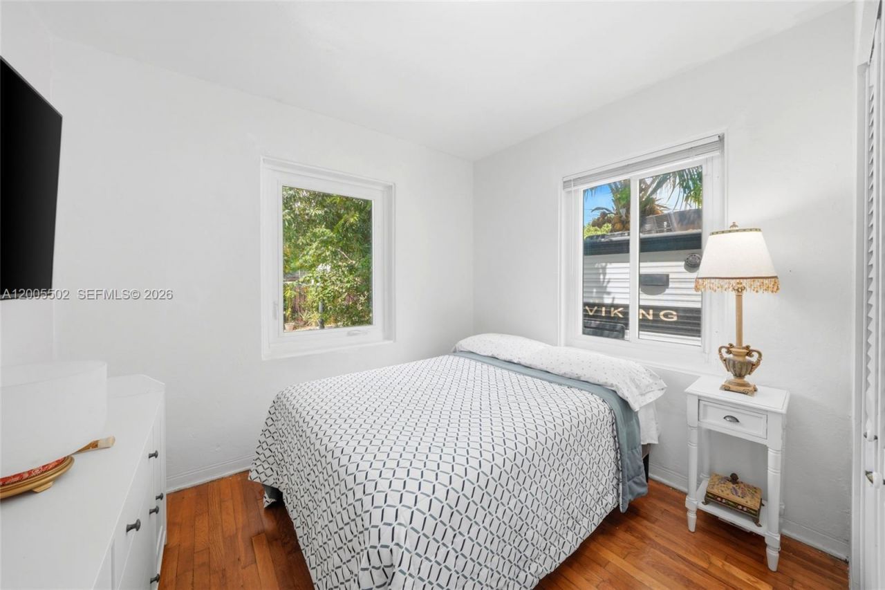 4331 SW 7th St, Miami, FL 33134 Photo