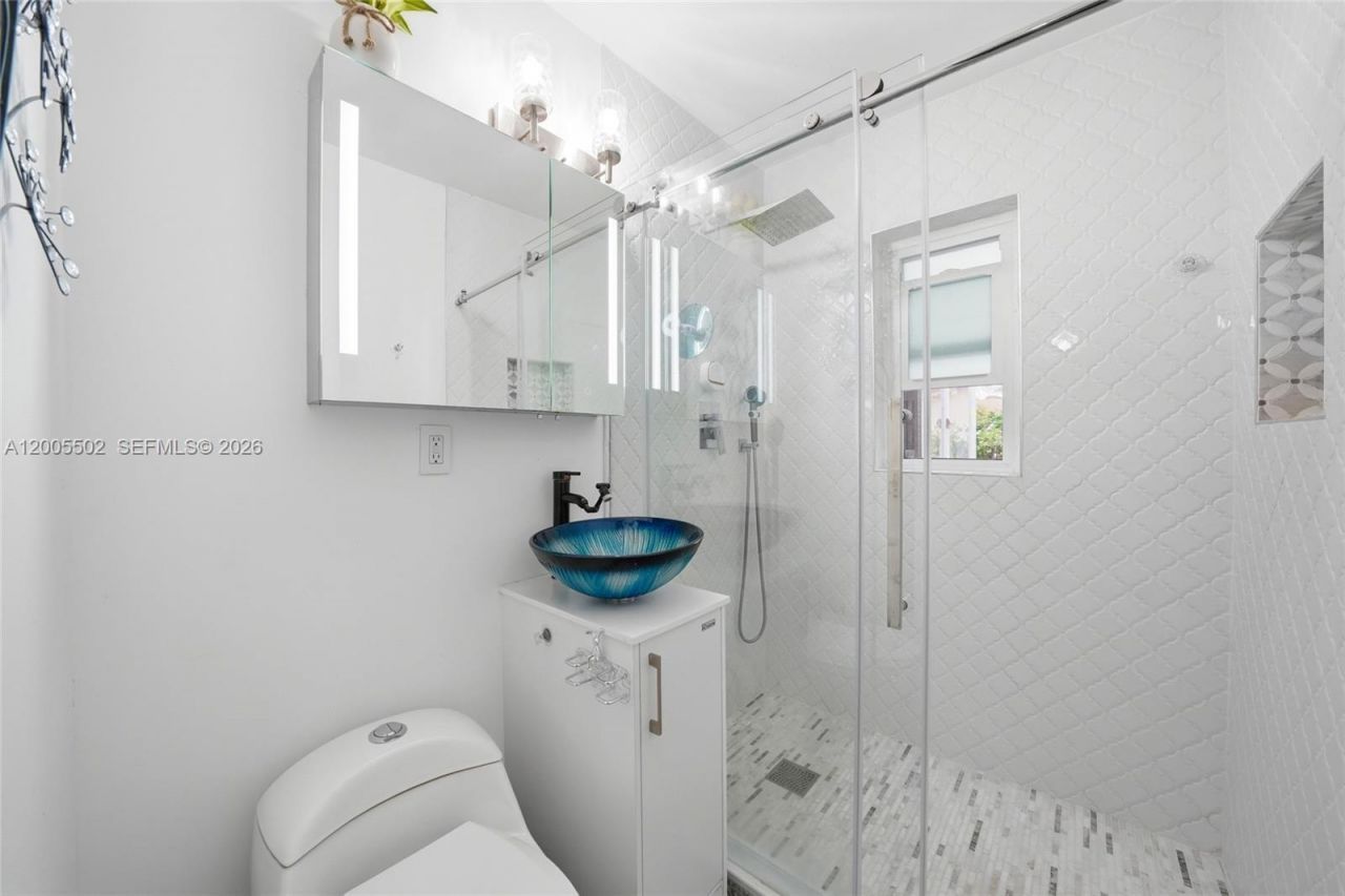 4331 SW 7th St, Miami, FL 33134 Photo