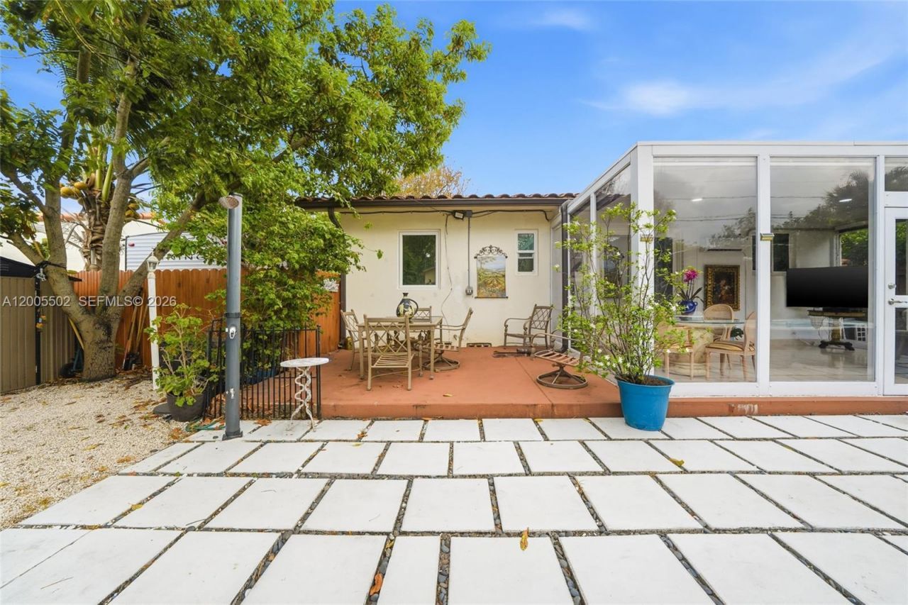 4331 SW 7th St, Miami, FL 33134 Photo