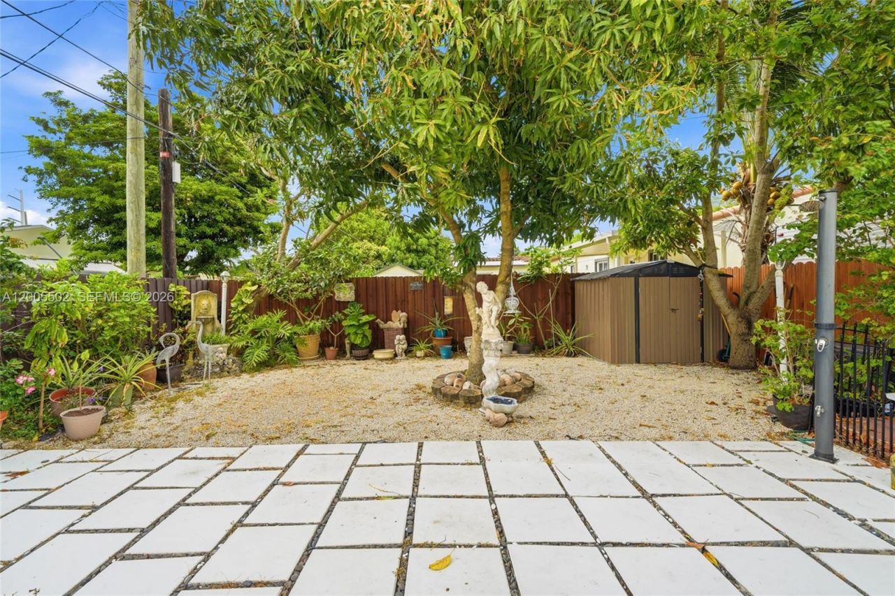 4331 SW 7th St, Miami, FL 33134 Photo