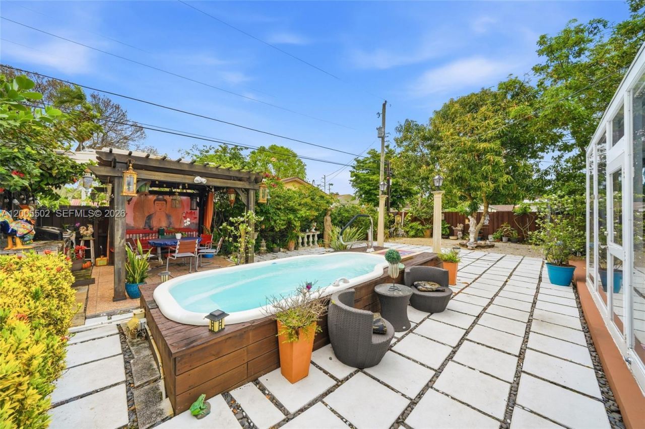 4331 SW 7th St, Miami, FL 33134 Photo