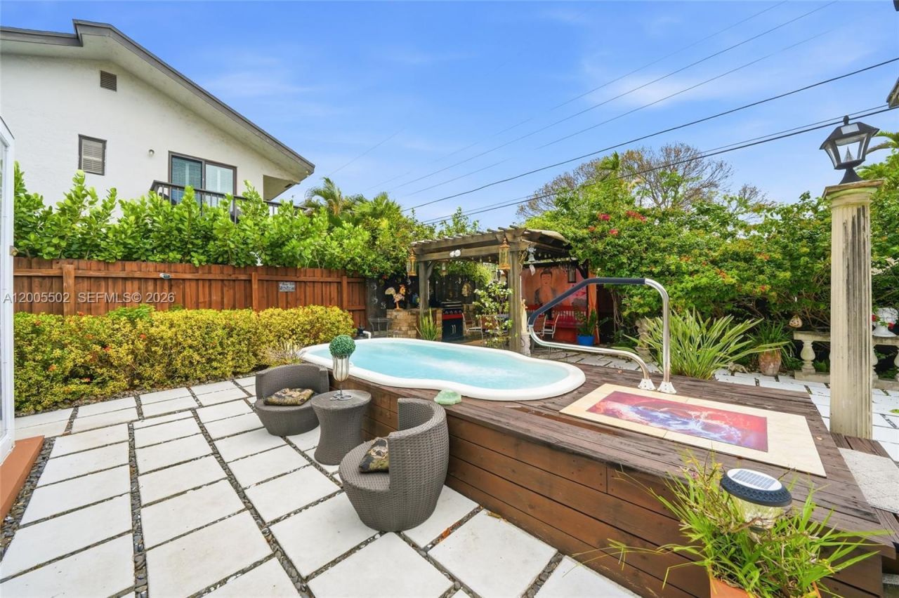 4331 SW 7th St, Miami, FL 33134 Photo