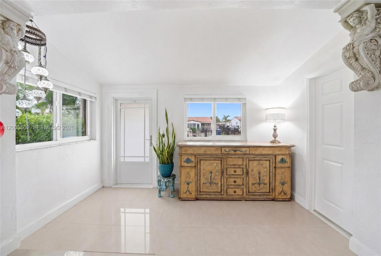 4331 SW 7th St, Miami, FL 33134 Photo