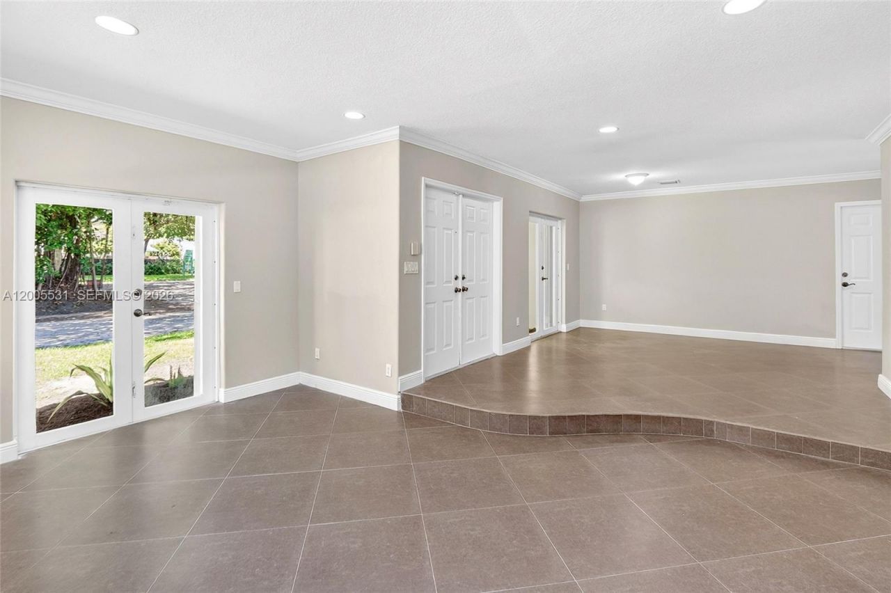 5310 SW 72 Street , Miami, FL 33143 Photo
