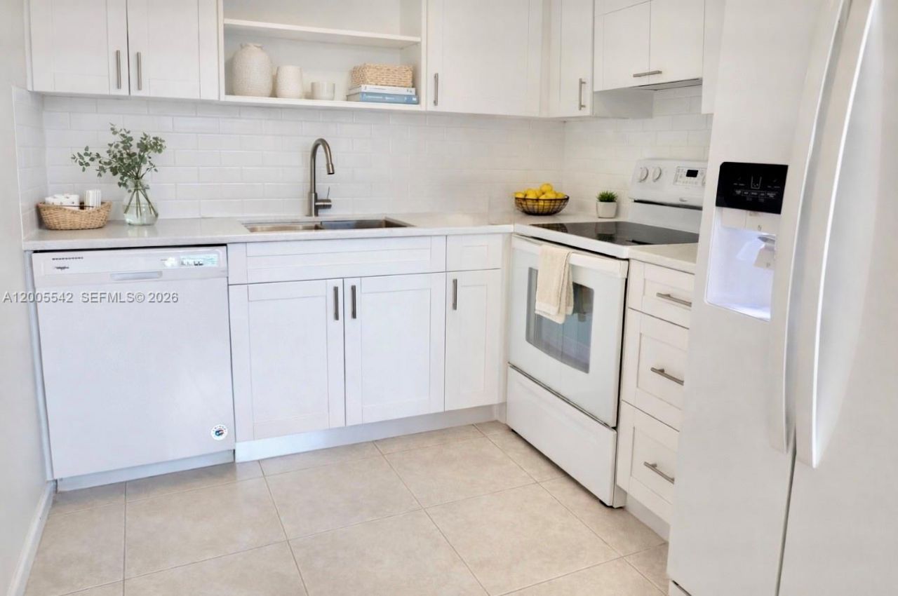 13155 SW 7th Ct, Unit 402E, Pembroke Pines, FL 33027 Photo