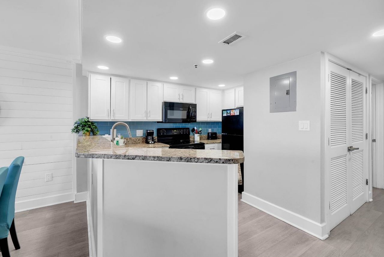 7200 N Ocean Blvd.  Photo 12