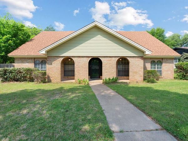 1602 Wagon Wheel Trail, Pantego, TX 76013