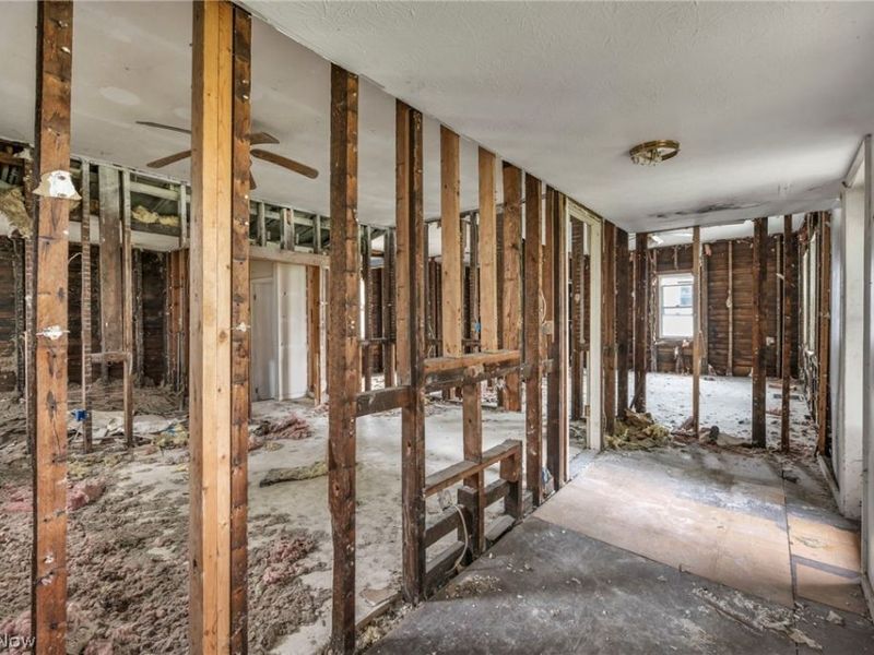 215 Tuscarawas Street, Elyria, OH 44035 Photo 11