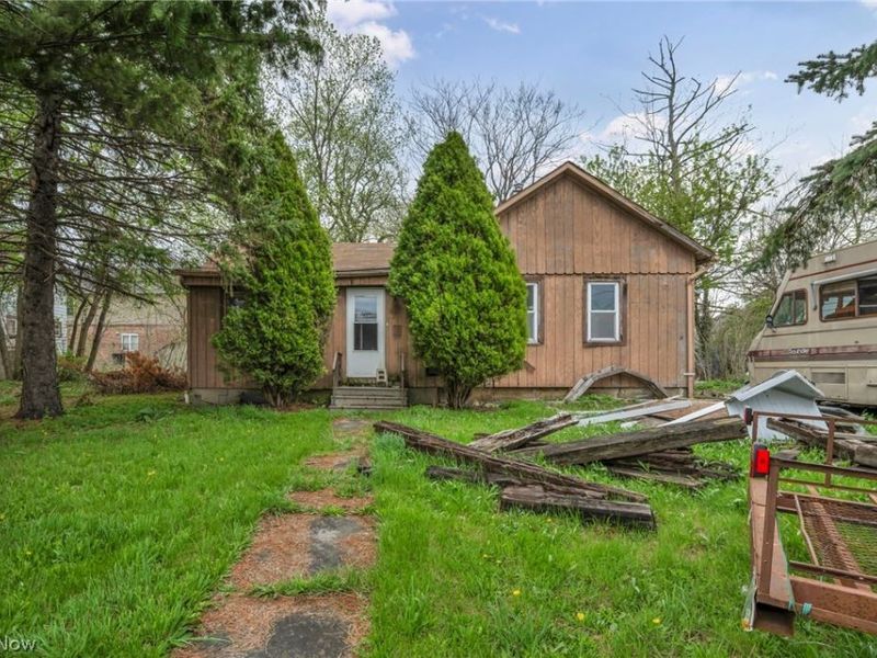 215 Tuscarawas Street, Elyria, OH 44035 Photo 2