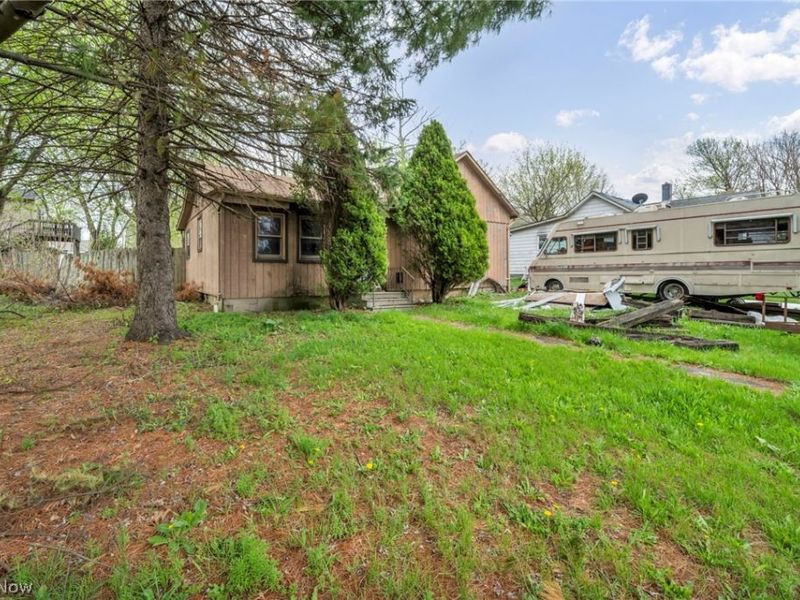 215 Tuscarawas Street, Elyria, OH 44035 Photo 3