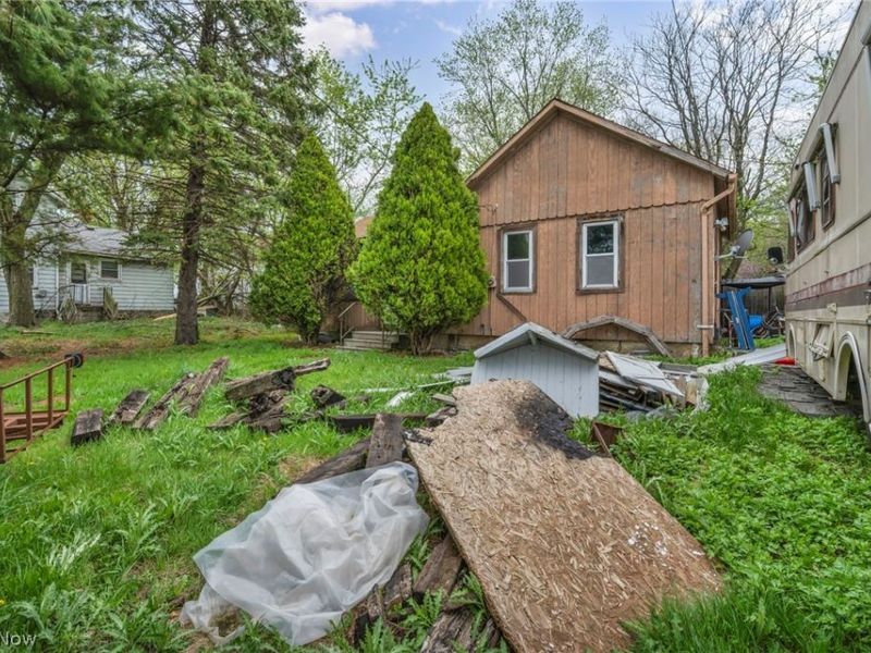 215 Tuscarawas Street, Elyria, OH 44035 Photo 4