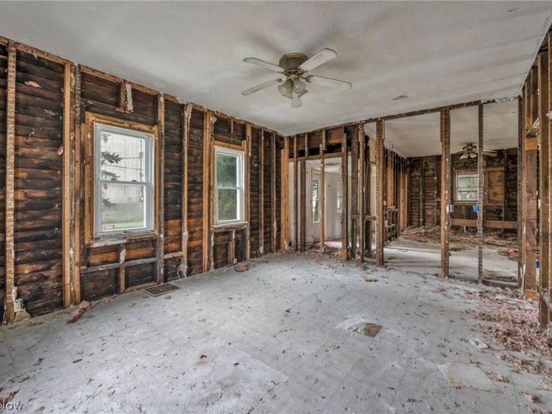 215 Tuscarawas Street, Elyria, OH 44035 Photo 6