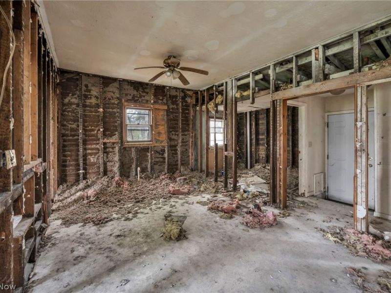 215 Tuscarawas Street, Elyria, OH 44035 Photo 8