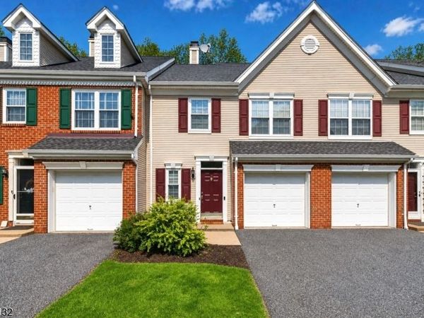 75 Washington Ct, Montville, NJ 07082