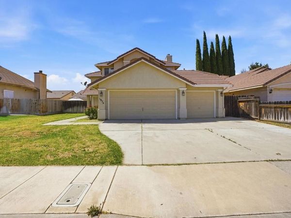 1974 Rainier Drive, Los Banos, CA 93635