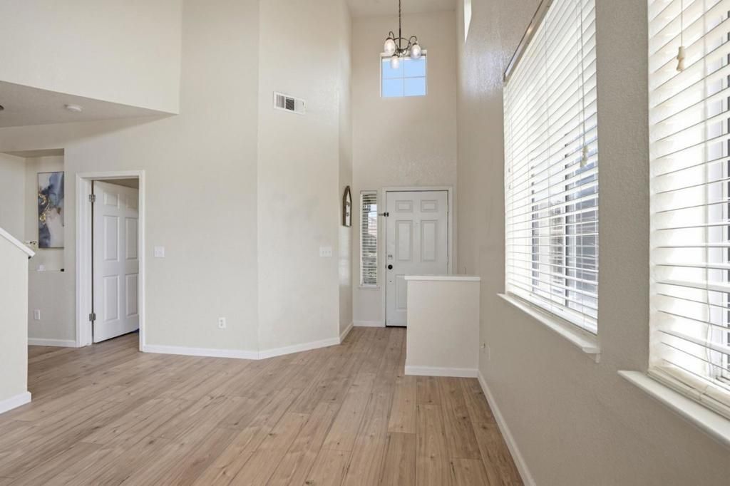 1974 Rainier Drive, Los Banos, CA 93635 Main Photo