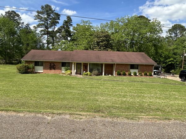 123 Dickert, Macon, MS 39341