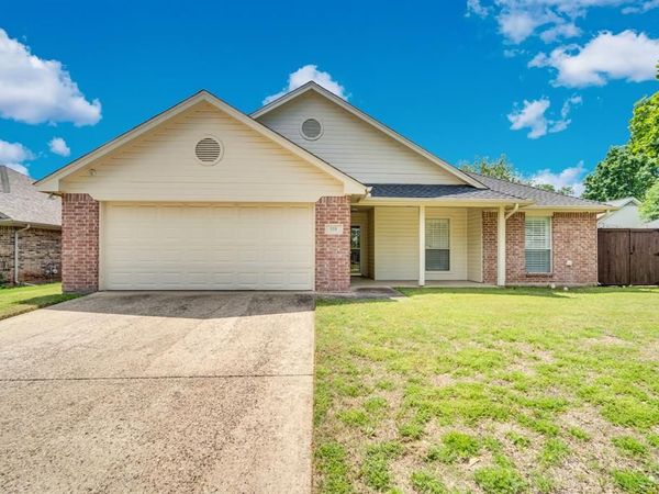 506 Whitney Drive , Midlothian, TX 76065