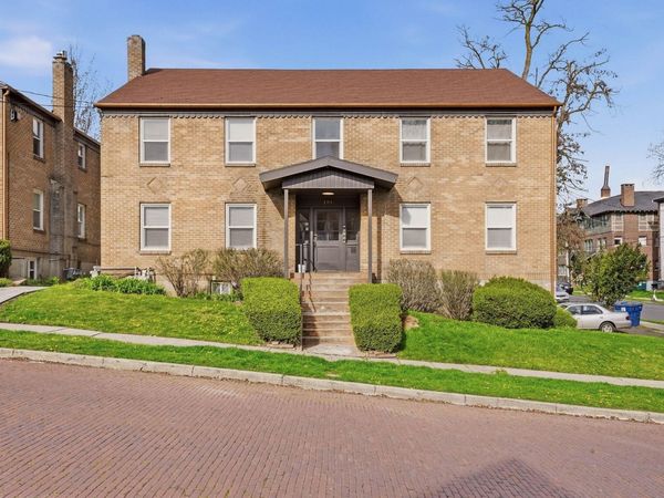 104 S Oak St, Spokane, WA 99201