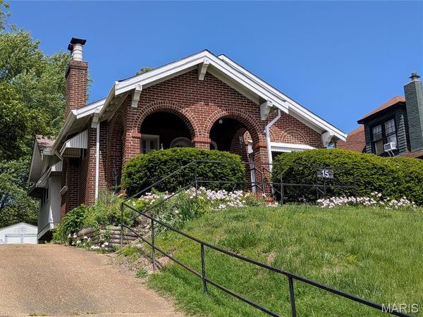 15 Hereford Avenue, St Louis, MO 63135