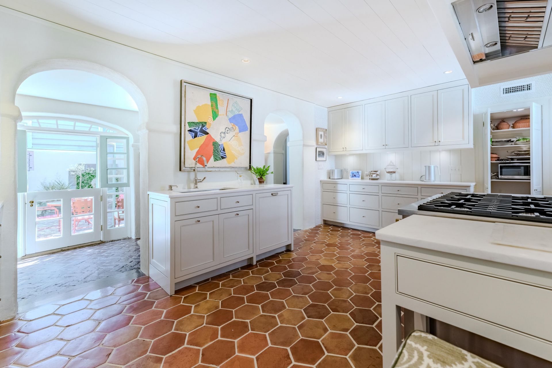 8 Orange Street Photo 15