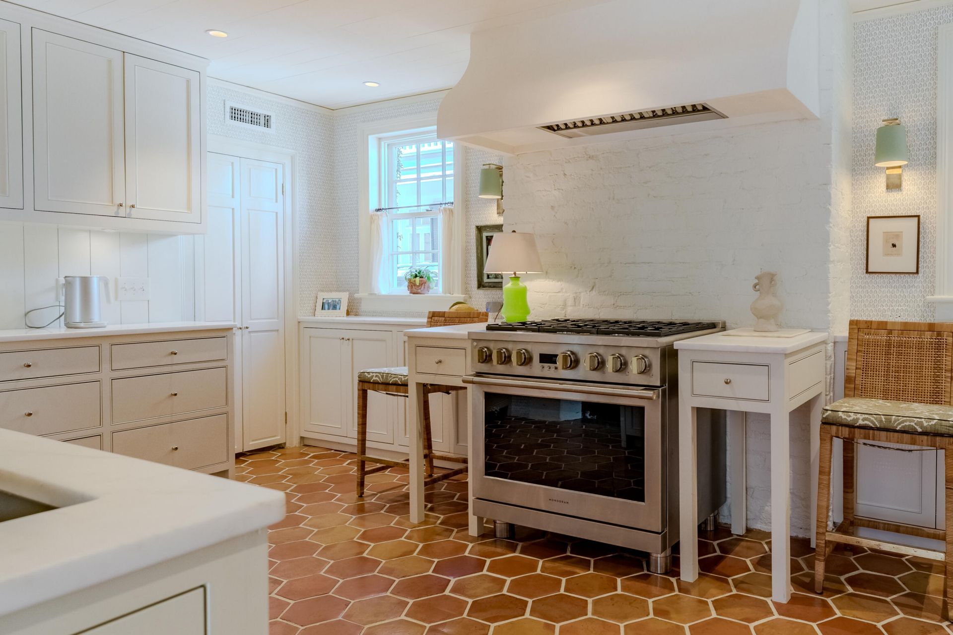 8 Orange Street Photo 17