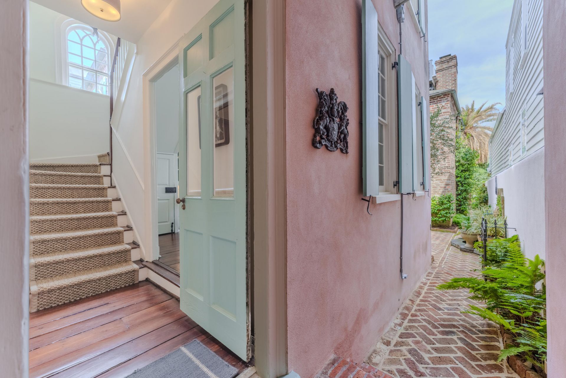 8 Orange Street Photo 20