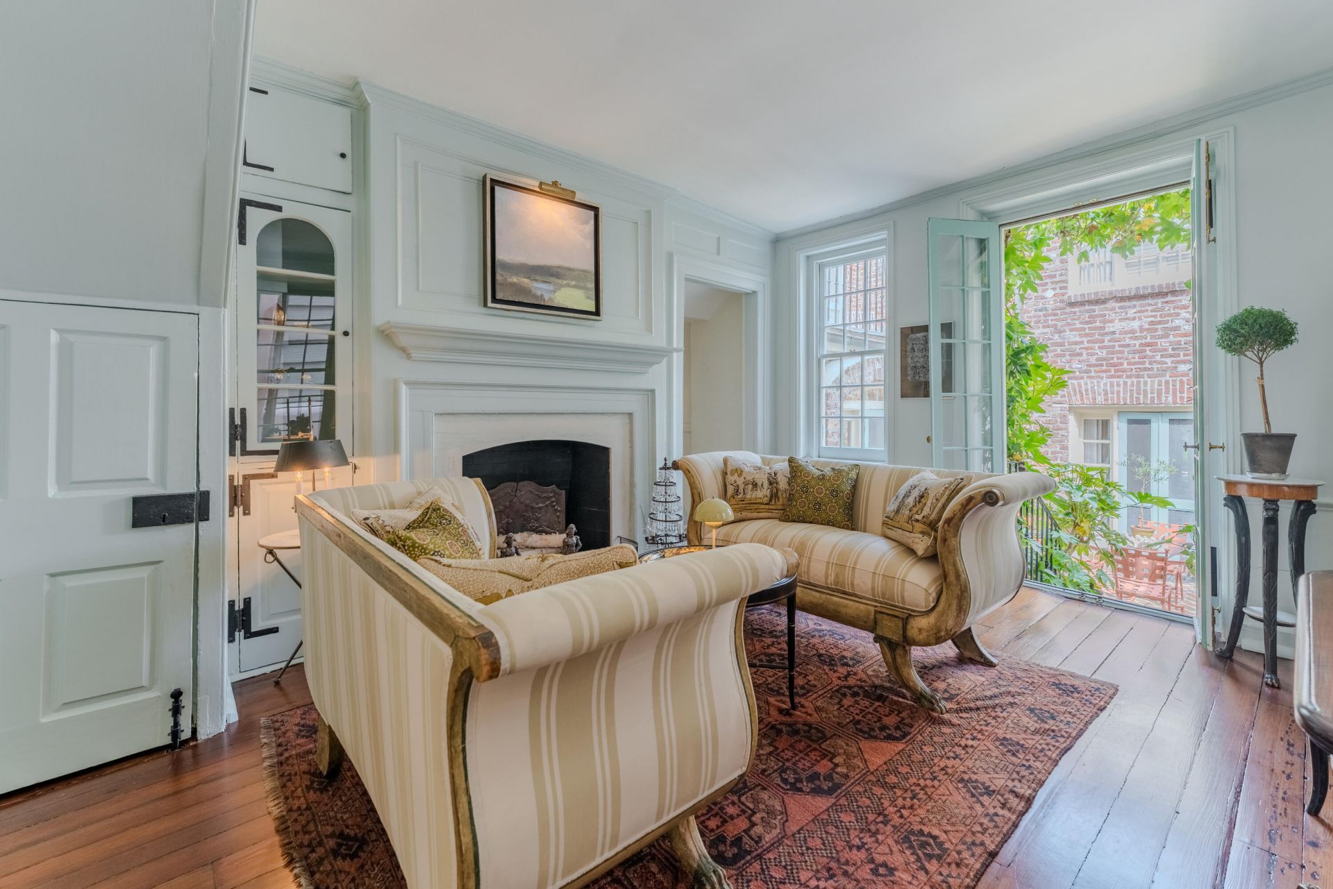 8 Orange Street Photo 22