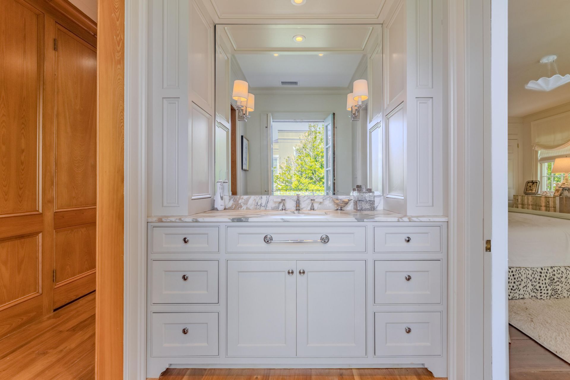 8 Orange Street Photo 32