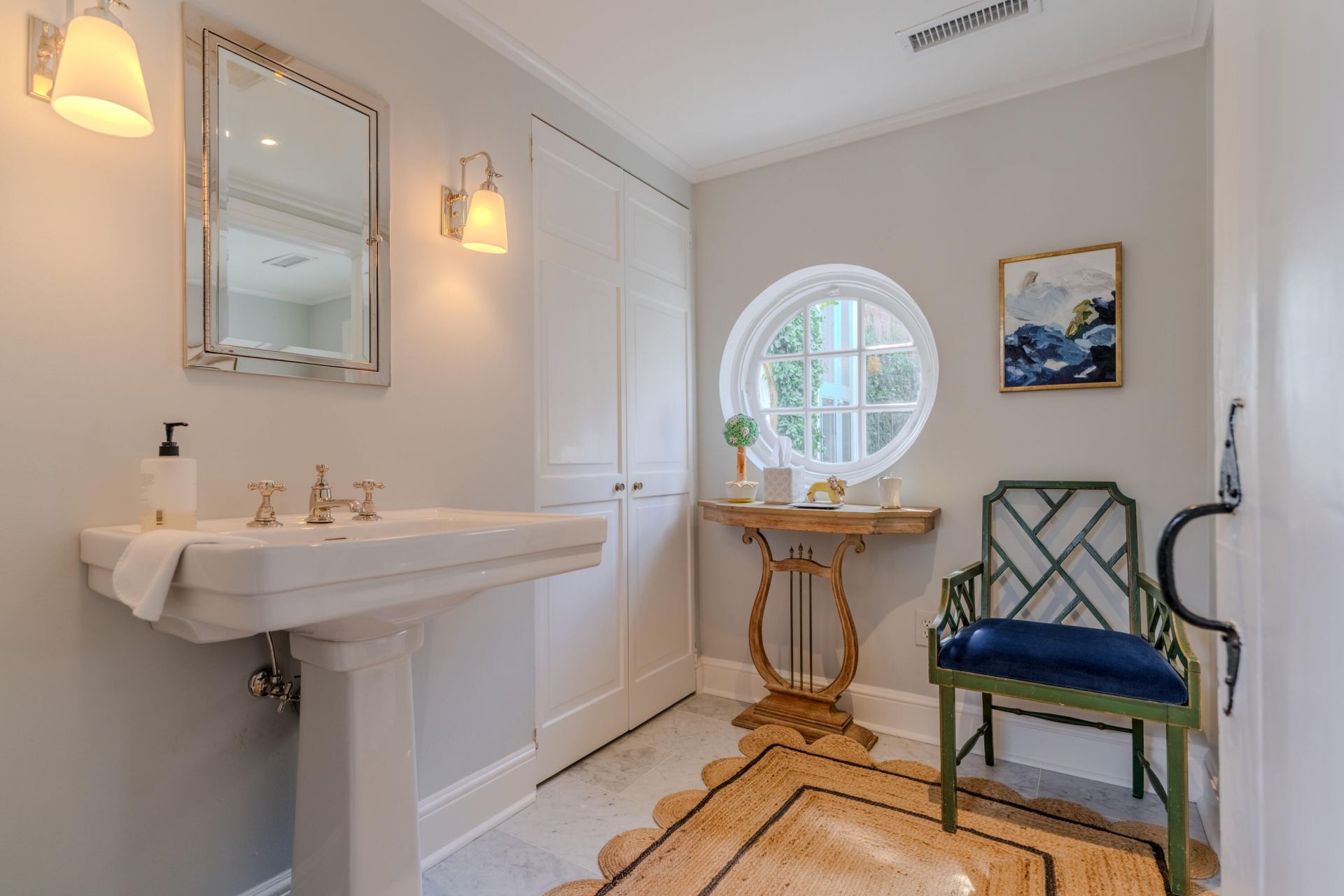 8 Orange Street Photo 43