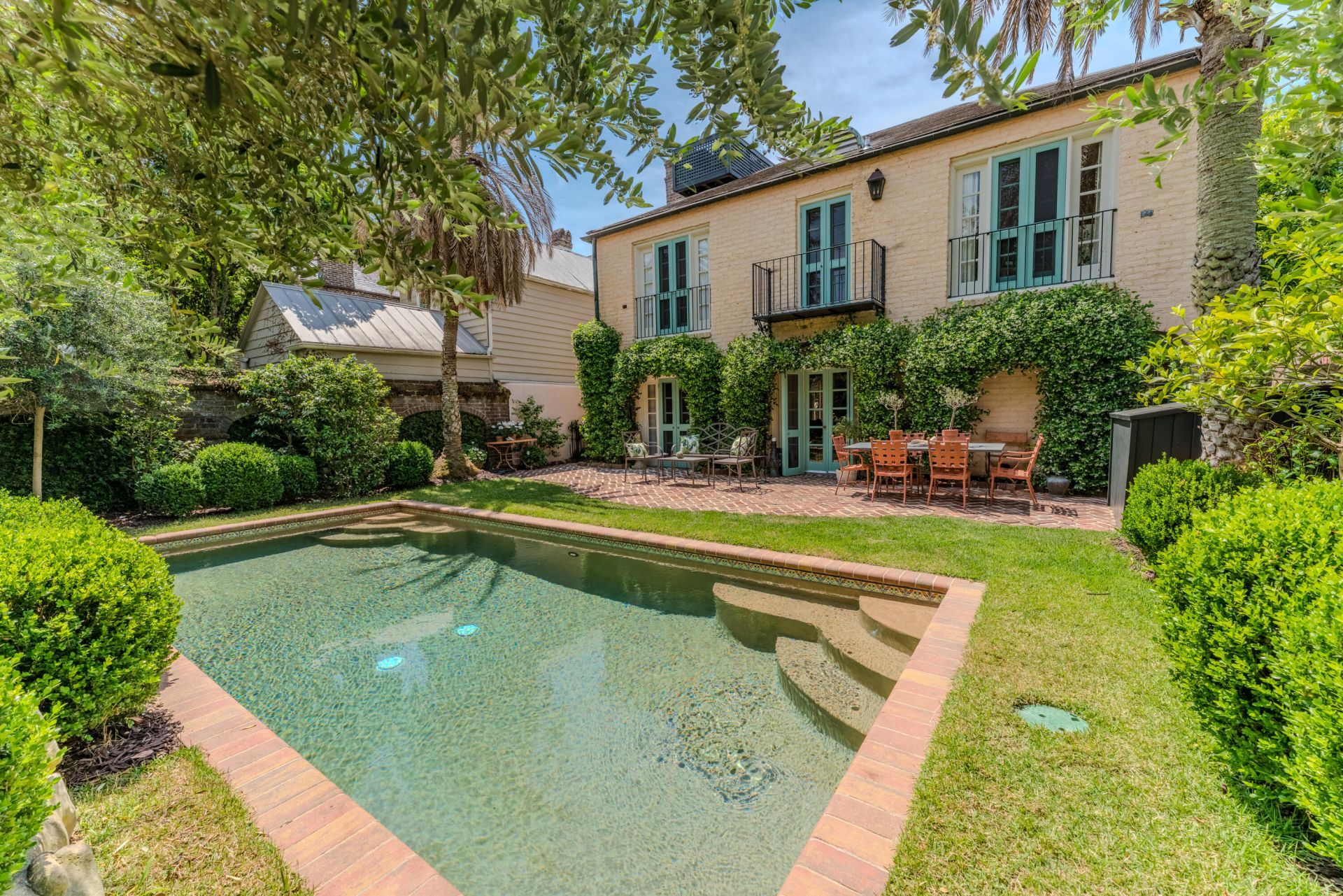 8 Orange Street Photo 48