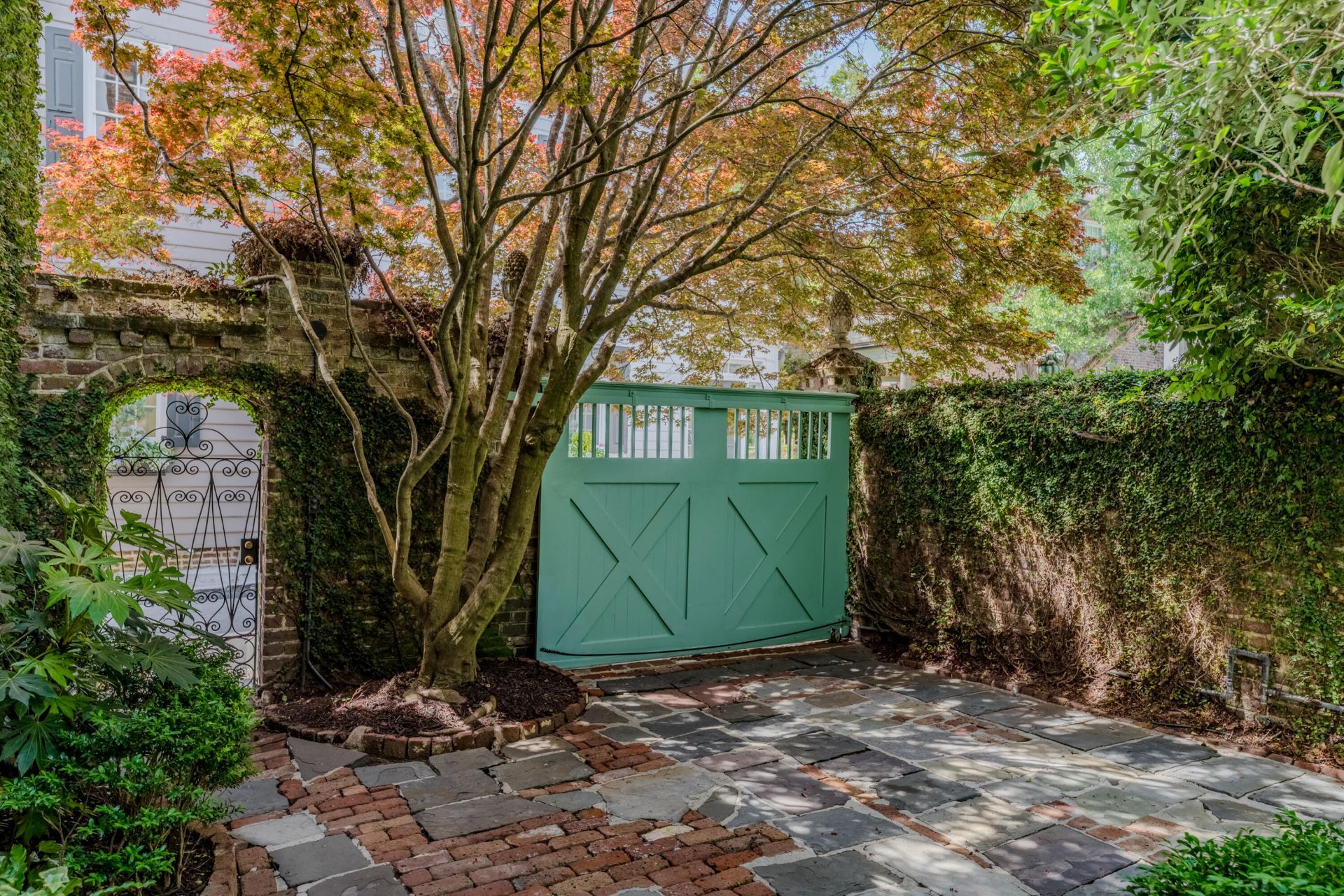 8 Orange Street Photo 52