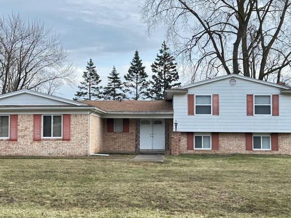 2665 Peterboro Road, West Bloomfield, MI 48323