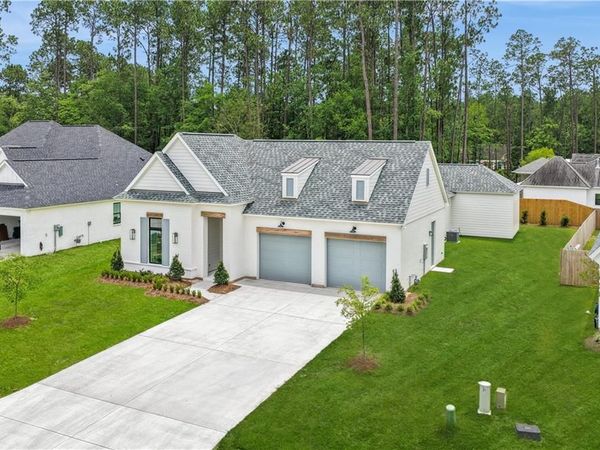 120 CHATEAU PAPILLON, Mandeville, LA 70471