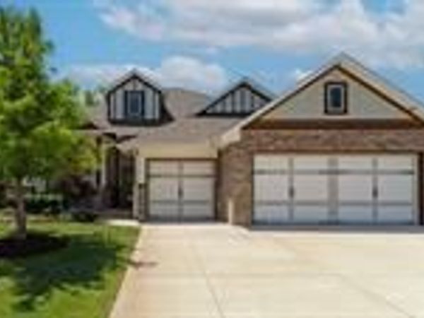 6816 SE Jay Crest Drive, Edmond, OK 73034