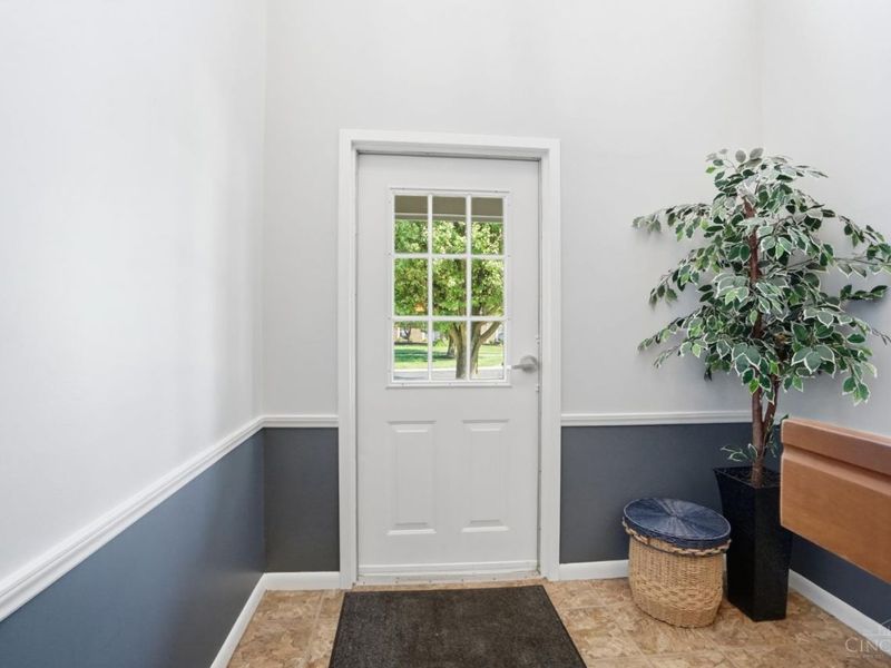 7450 Waterford Drive, Unit 203, Deerfield Twp., OH 45040 Photo 5