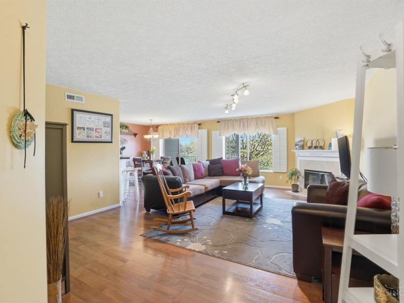 7450 Waterford Drive, Unit 203, Deerfield Twp., OH 45040 Photo 9