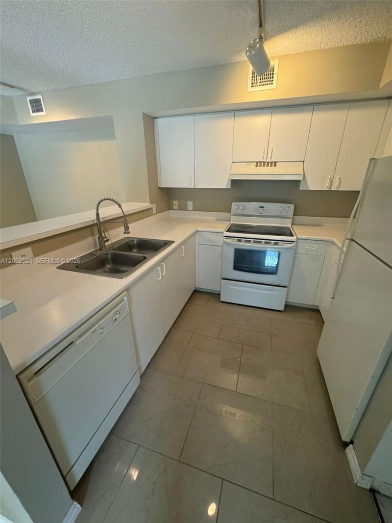 111 Yacht Club Way, Unit 107, Hypoluxo, FL 33462 Photo