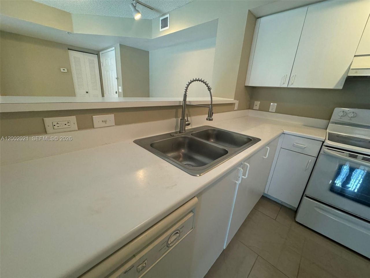 111 Yacht Club Way, Unit 107, Hypoluxo, FL 33462 Photo