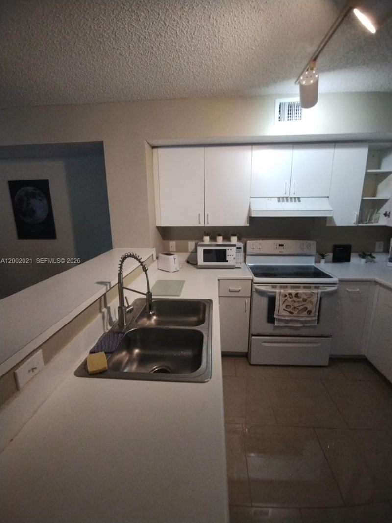 111 Yacht Club Way, Unit 107, Hypoluxo, FL 33462 Photo