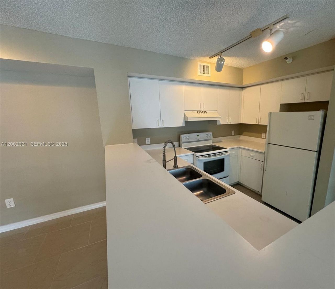 111 Yacht Club Way, Unit 107, Hypoluxo, FL 33462 Photo