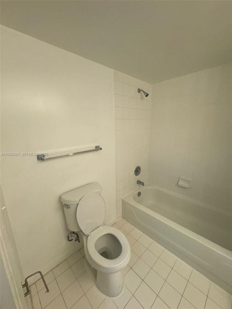 111 Yacht Club Way, Unit 107, Hypoluxo, FL 33462 Photo