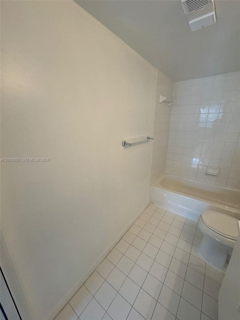 111 Yacht Club Way, Unit 107, Hypoluxo, FL 33462 Photo
