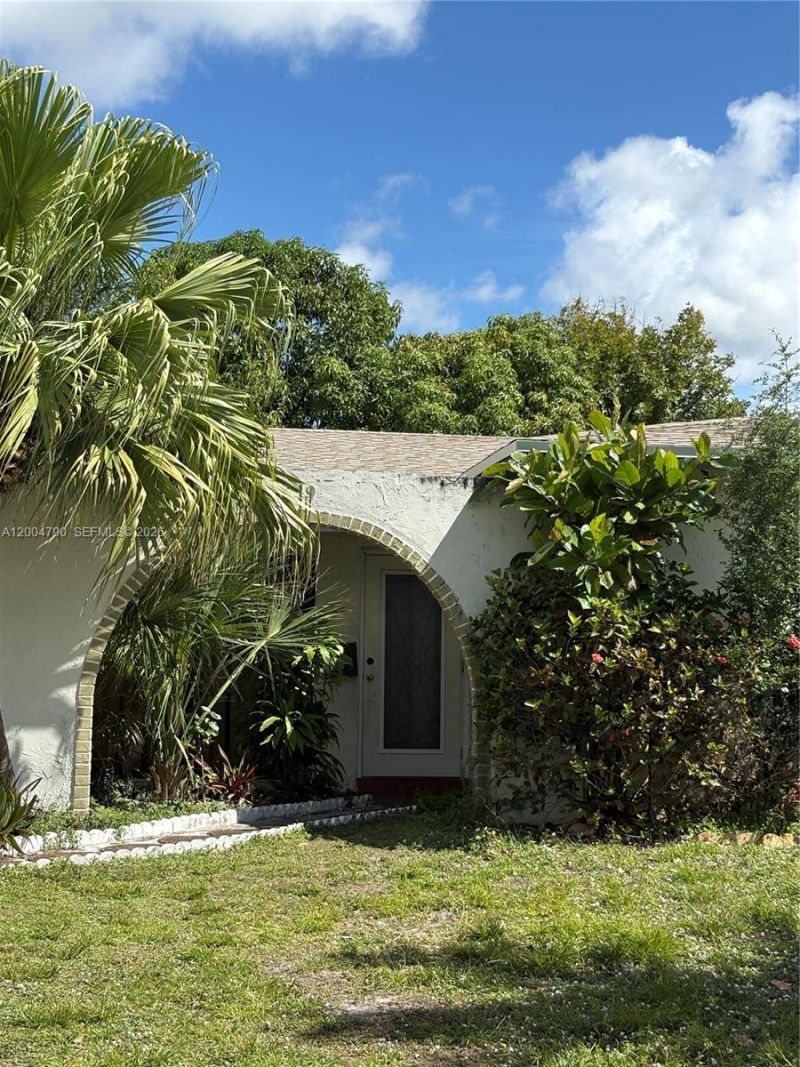 8719 Southampton Dr, Miramar, FL 33025 Photo