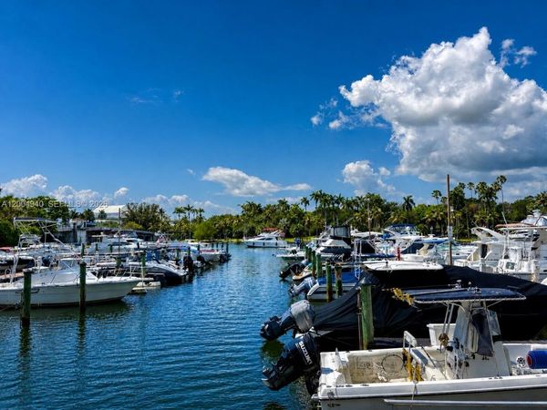 1700 NW N River Dr, Unit 106, Miami, FL 33125
