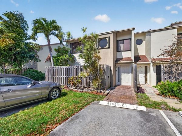 341 City View Dr , Fort Lauderdale, FL 33311